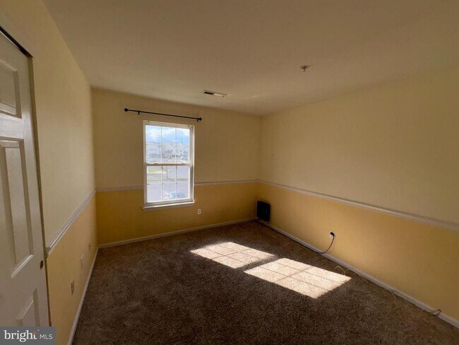 Building Photo - 172 Wrangler Ct