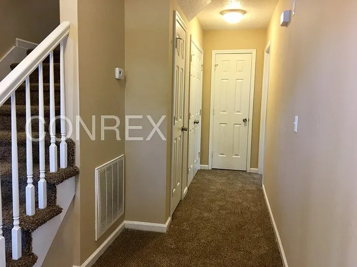 Building Photo - 38 Camp Creek Dr