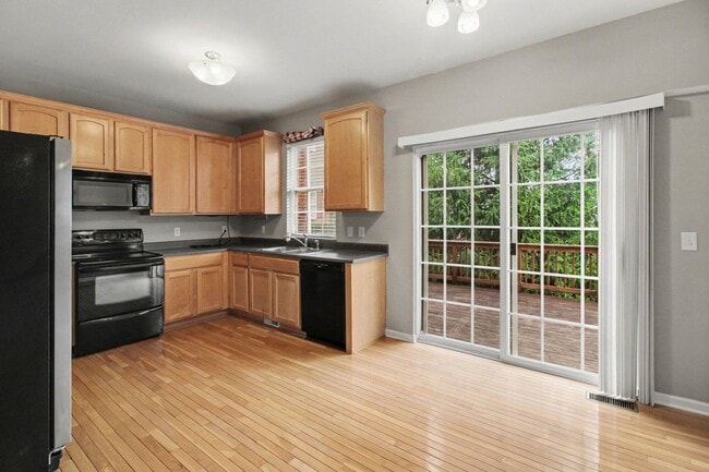 Building Photo - 41785 Mitchell Rd