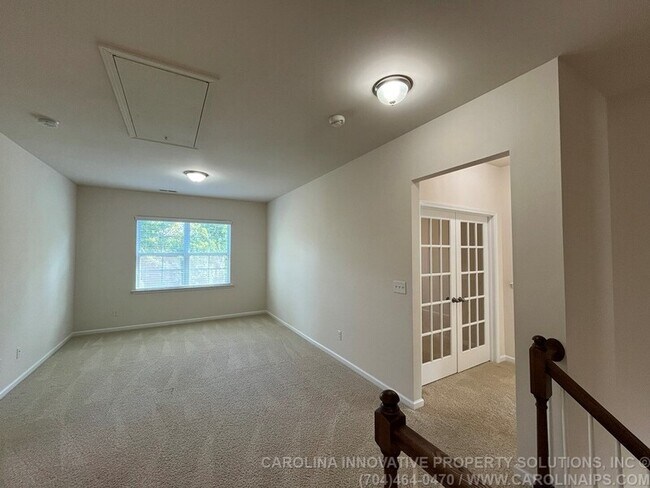 Building Photo - 385 Hawks Creek Pkwy