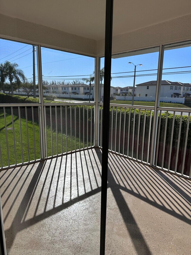 Building Photo - 2246 SE 27th Dr