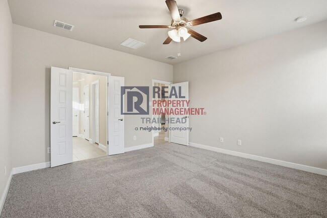 Building Photo - Spacious 4 Bedroom Home with Functional Layout