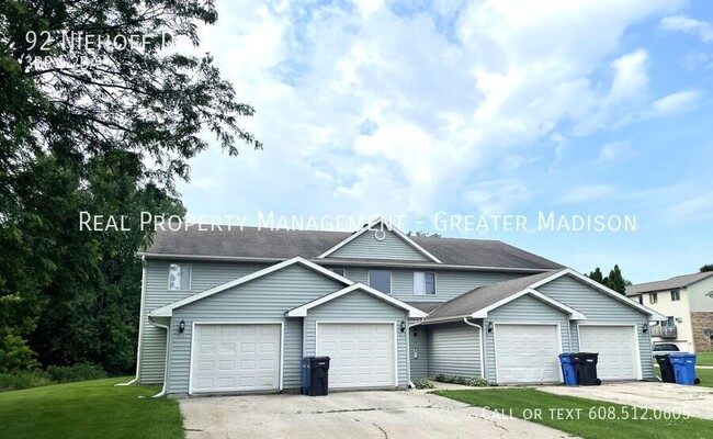 Primary Photo - MUST SEE! Large 3 bedroom with 2 full bath...