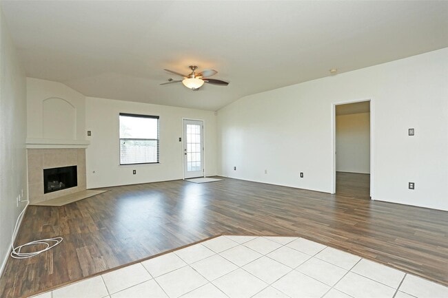 Building Photo - 1939 Wooded Acres Dr