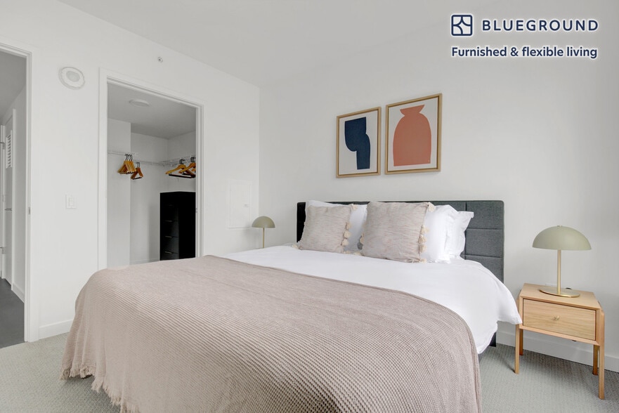 Building Photo - 2116 4th Ave