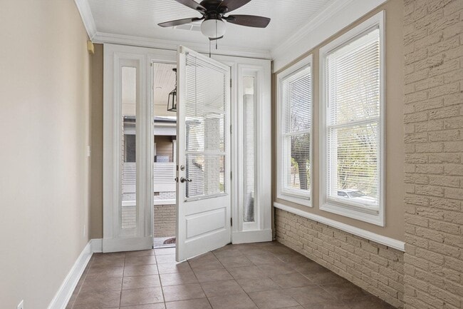 Building Photo - 230 Garland St