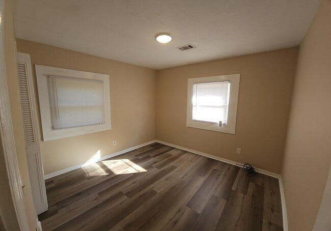 Building Photo - 5807 Hunter Rd