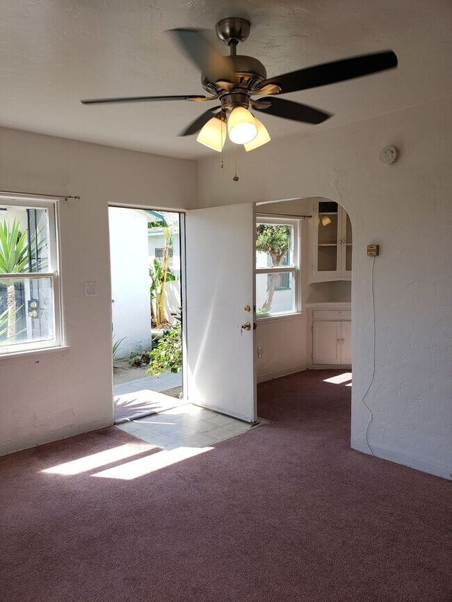 Building Photo - Summer Special $1000 REBATE! Charming stand alone cottage in gated community!