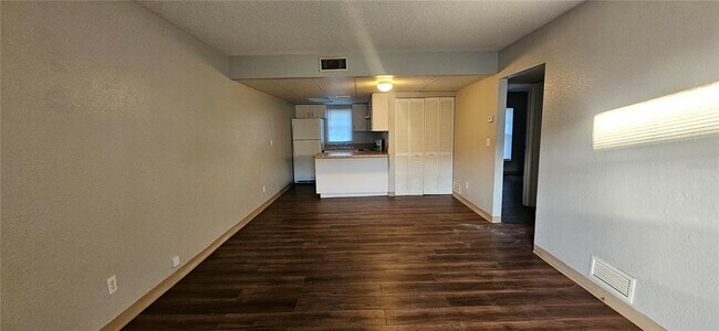 Building Photo - 1229 Kennedy Rd