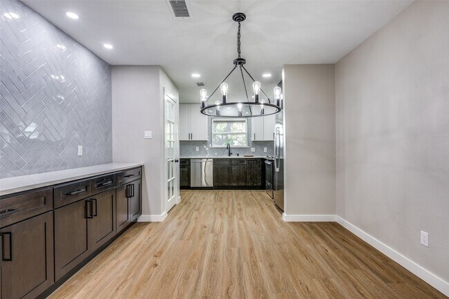 Building Photo - 1235 Mill Valley Dr