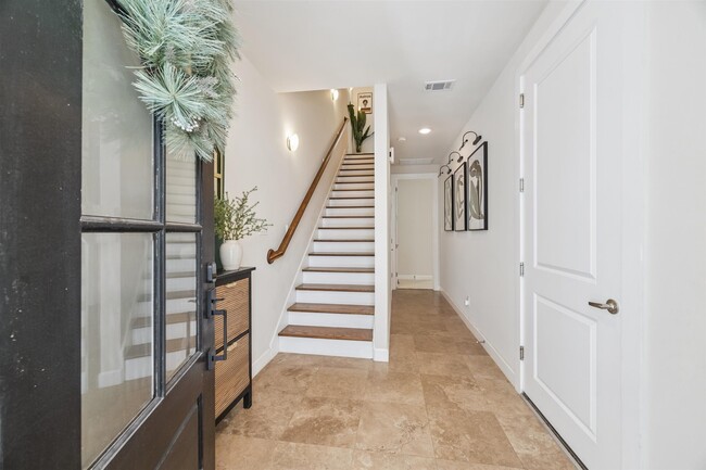 Building Photo - 5729 Larkin St