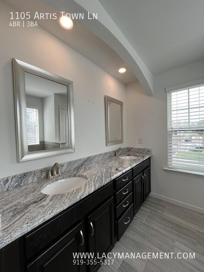 Building Photo - 1105 Artis Town Ln