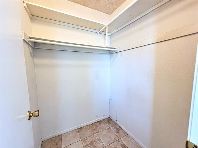 Building Photo - 28076 Wentworth