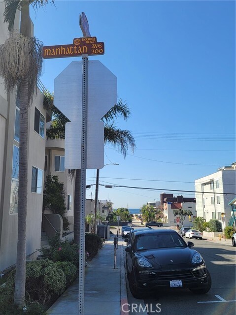 Building Photo - 321 Manhattan Ave