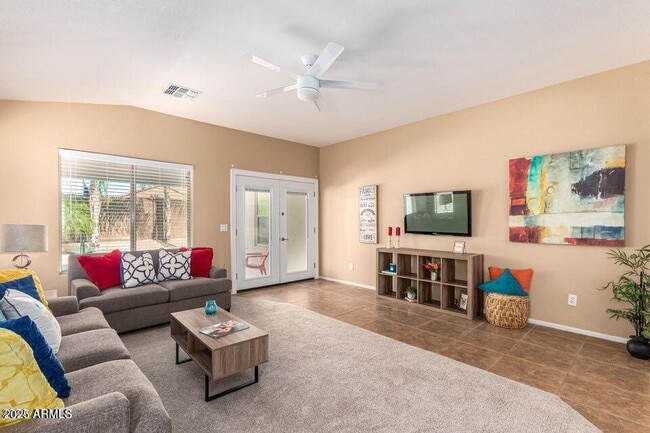 Building Photo - 632 E Mule Train Trail