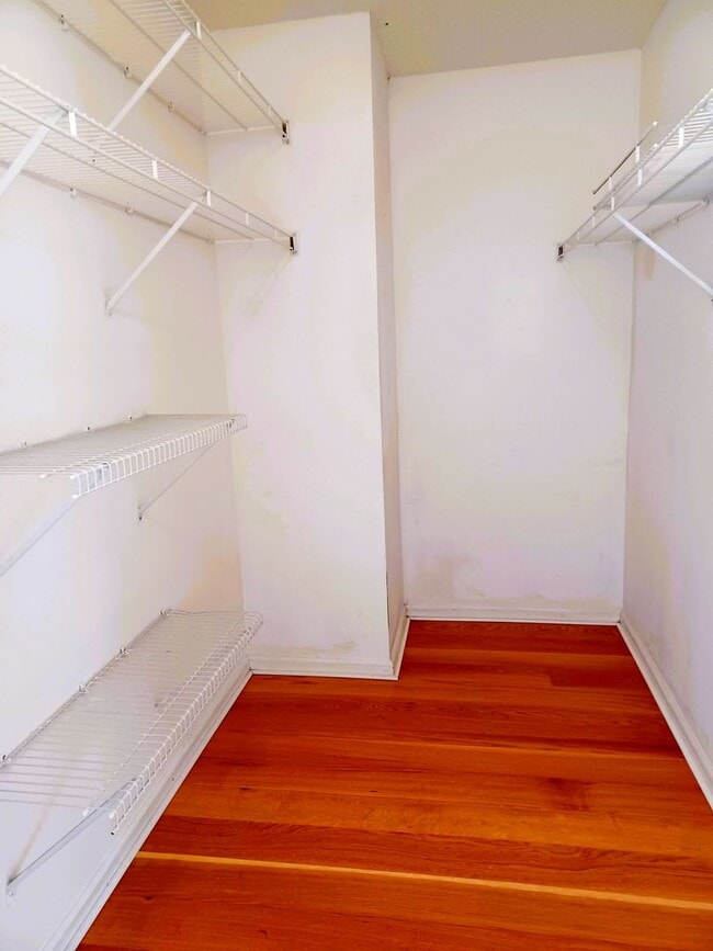 Building Photo - Glenwood