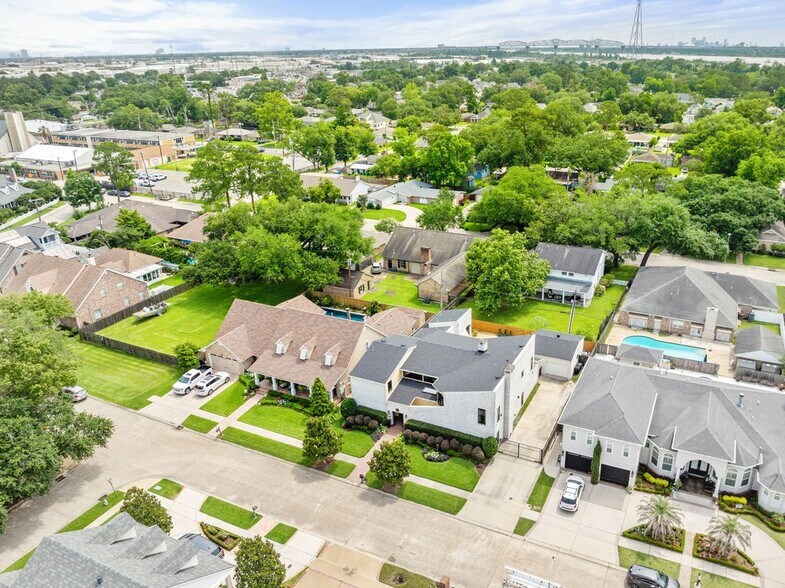 Building Photo - 73 Doescher Dr