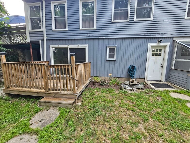 Building Photo - 6 Cider Mill Rd