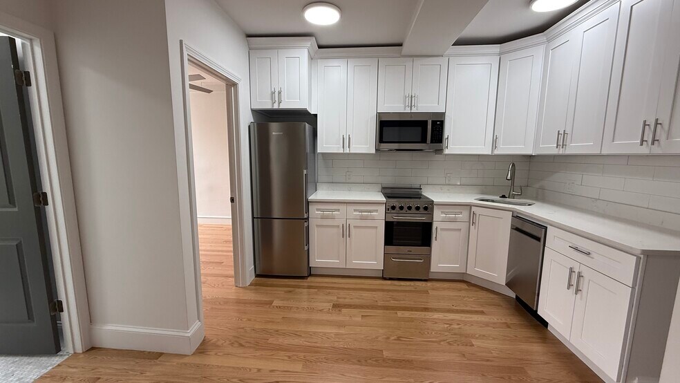 Building Photo - 52 Westland Ave