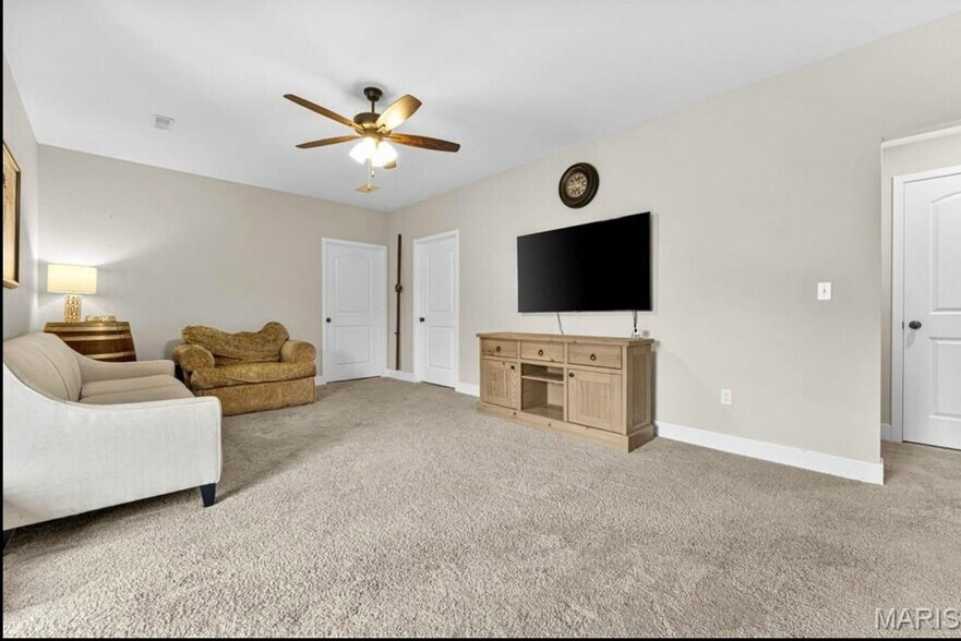 Building Photo - 536 Flagstone Pass Dr