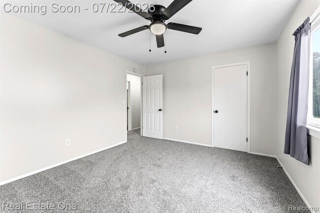 Building Photo - 15588 Dupage Blvd