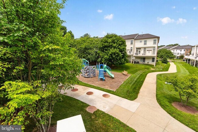Building Photo - 30 Sharpstead Ln