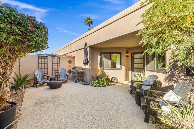 Building Photo - 76658 Daffodil Dr