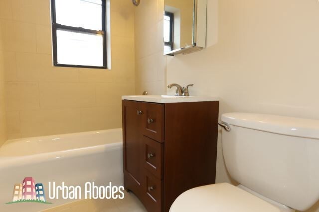 Building Photo - 4036 Ashland N Ave