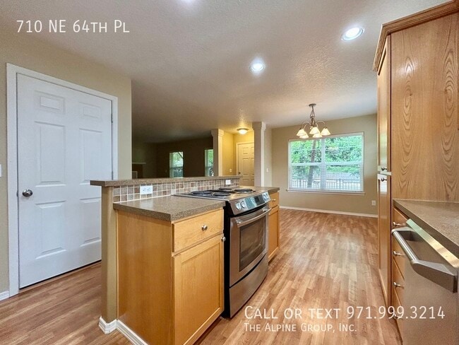 Building Photo - 710 NE 64th Pl