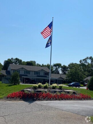 Building Photo - Pine Ridge Apartments