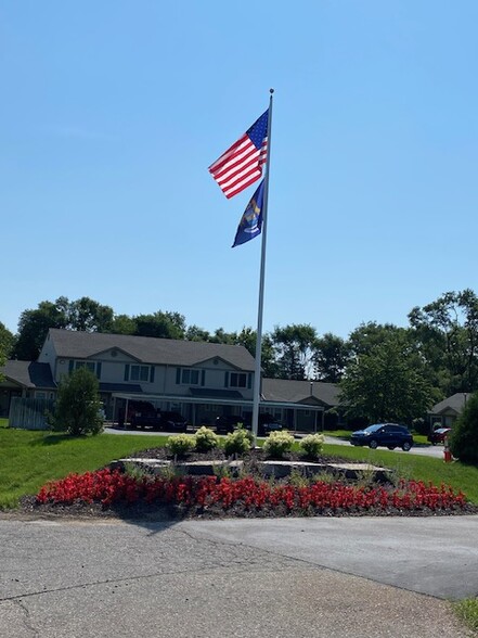 Primary Photo - Pine Ridge Apartments