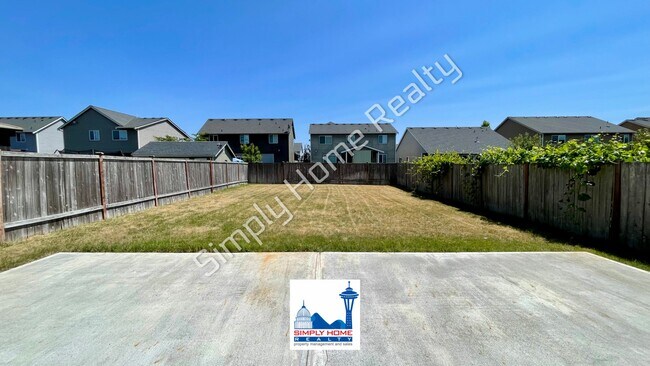 Building Photo - Welcome to this Spacious 4 bedroom, 3.5 bath Home in the Heart of Yelm!