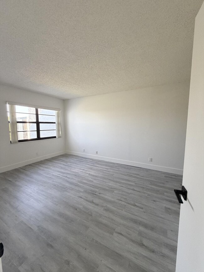 Building Photo - 9235 SW 8th St