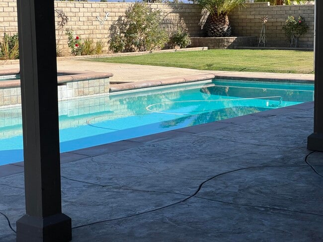 Building Photo - 41530 Yew St