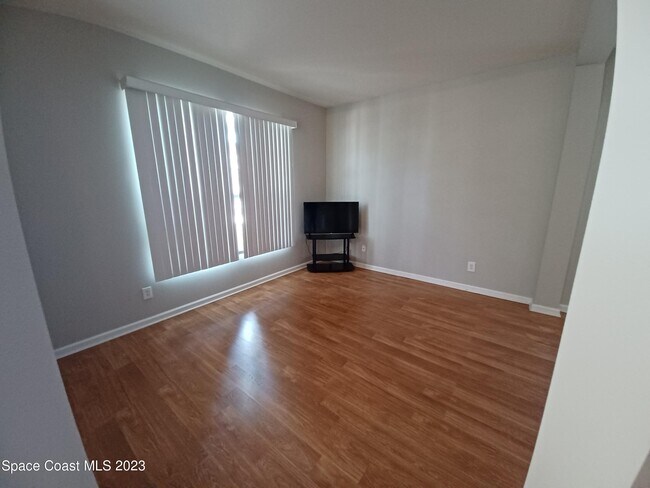 Building Photo - 402 Breckenridge Cir SE