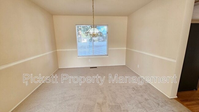 Building Photo - 6453 Grand Pine Loop NE