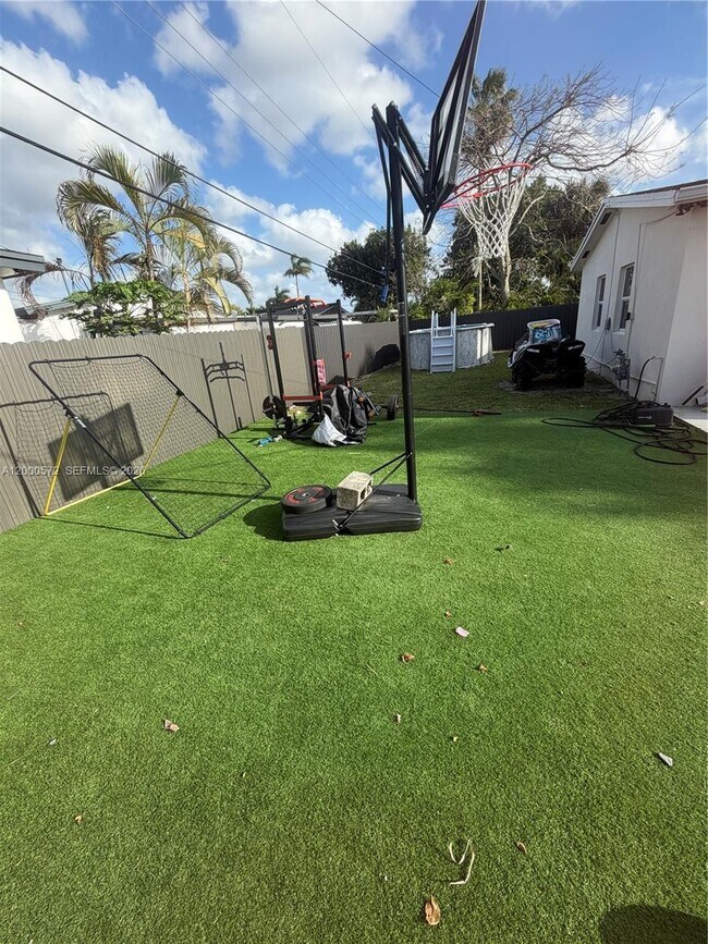 Building Photo - 6497 W 8th Ln