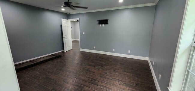 Building Photo - 105 Mable St