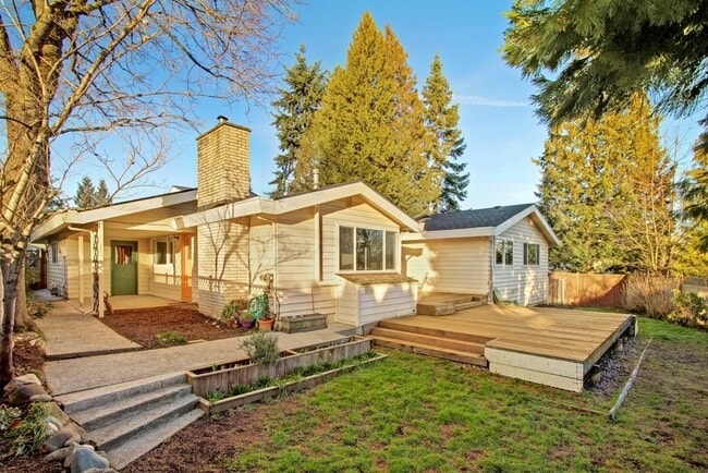 Building Photo - Bellevue Home