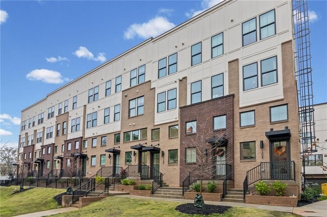 Building Photo - 201 New St