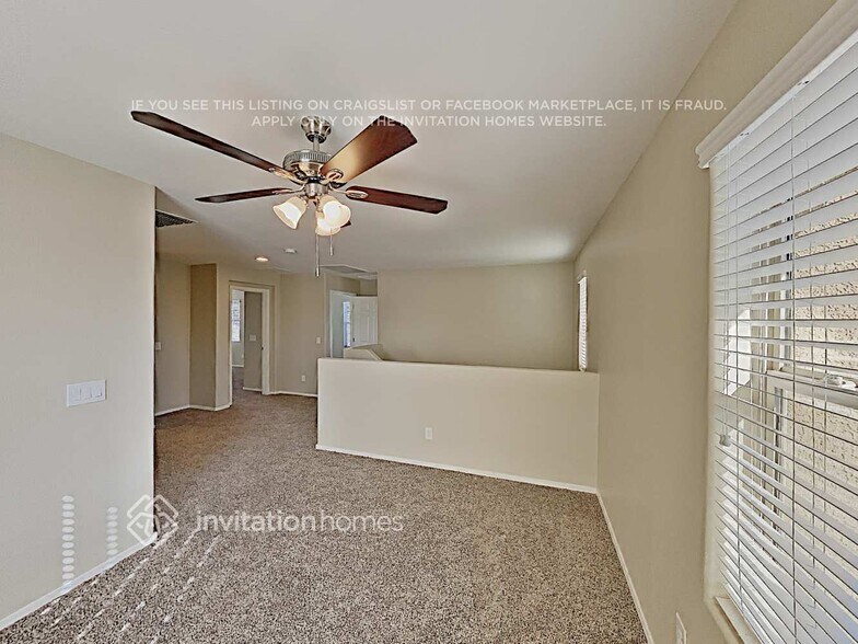 Building Photo - 214 N Sandal