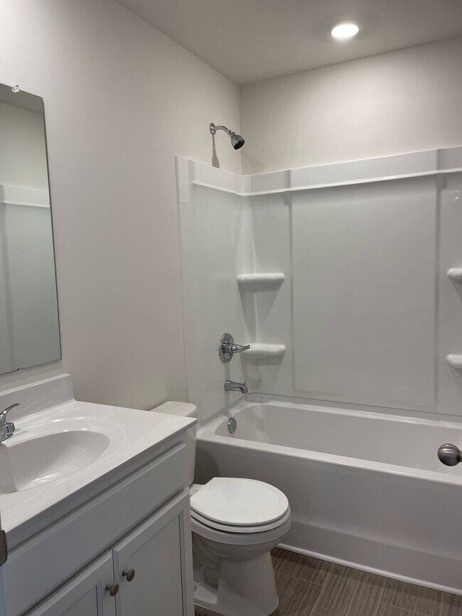 Building Photo - 246 River Run Dr