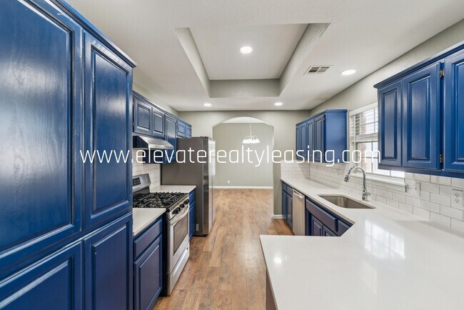 Building Photo - 1504 N Willow Ave