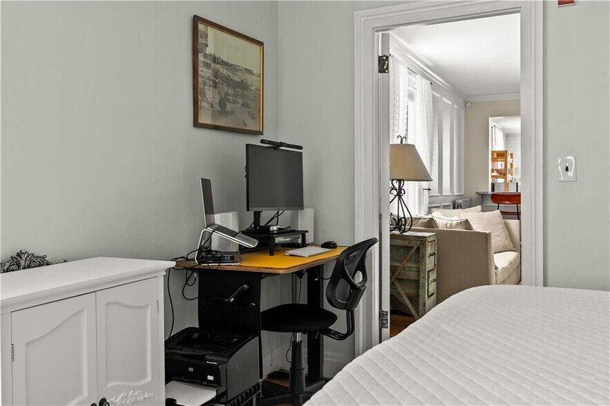 Building Photo - 36 Kay St