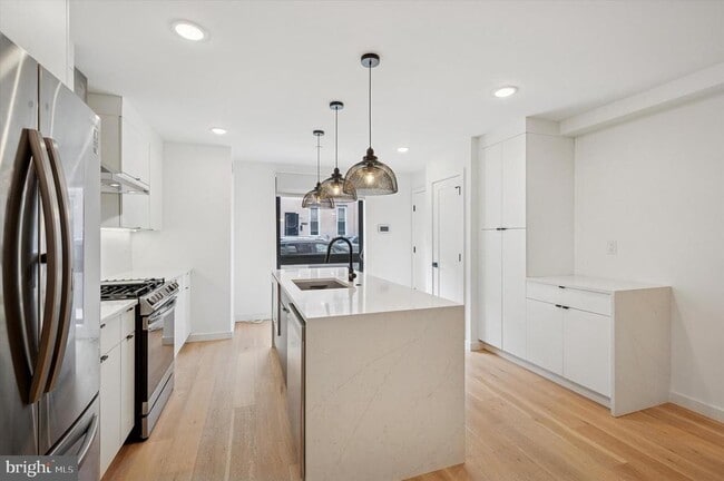 Building Photo - 871 N 20th St