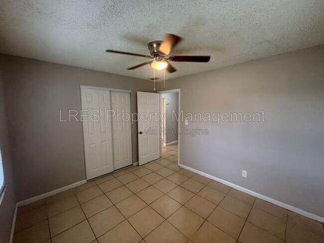 Building Photo - 1020 S Bay Ave