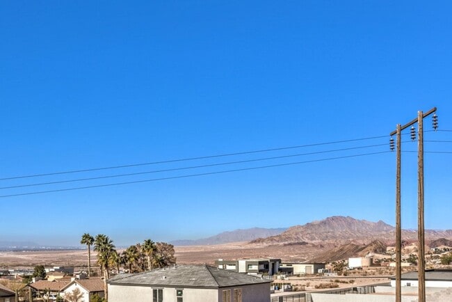 Building Photo - Strip View - Custom Home - Immediate Move In - Horse Property