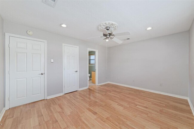 Building Photo - 4118 Donna Lynn Dr