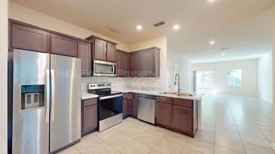 Building Photo - 373 Aralia Ln