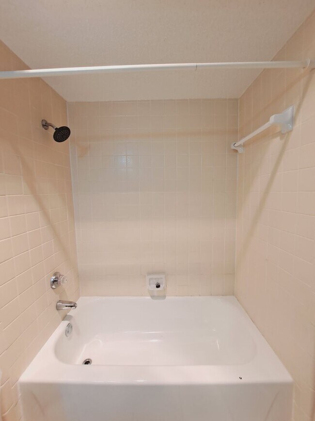 Building Photo - Cozy & Affordable 2 Bedroom in Carrollton!